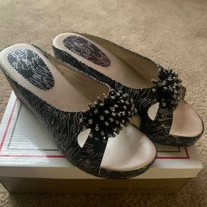 Black and silver wedges